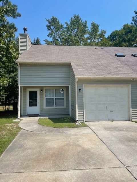 Building Photo - 137 Village Ct