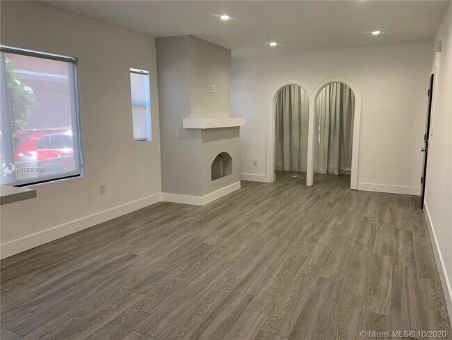 Foto del edificio - 1637 SW 10th St