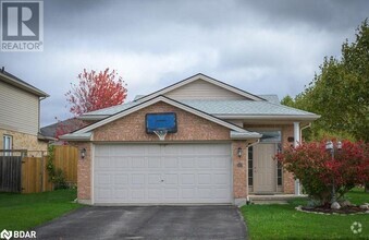 Building Photo - 1751 Bayswater Crescent