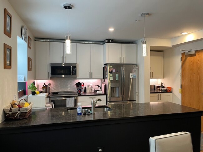 Foto del edificio - 2835 W Parkside Pl