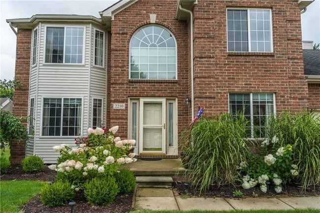 Building Photo - 2210 Radcliffe Dr