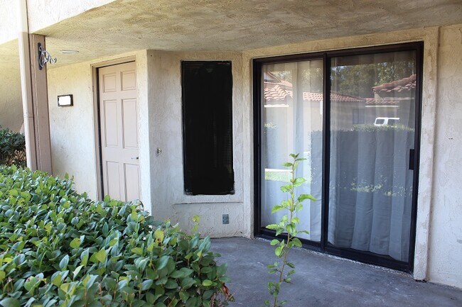 Foto del edificio - 960 Lupine Hills Dr