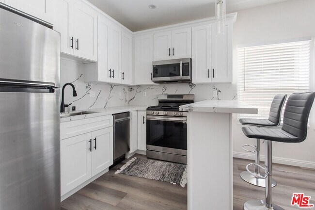 Foto del edificio - 1462 W 22nd St