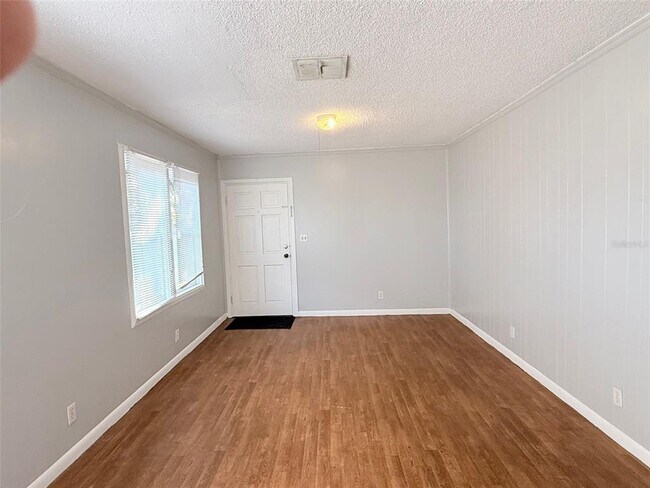 Foto del edificio - 3527 3rd Ave N