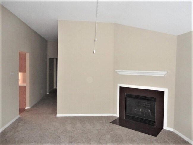 Foto del edificio - 15306 Romford Ln