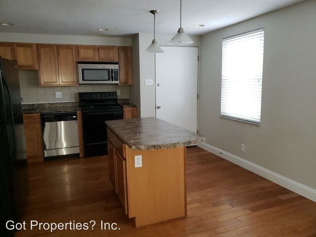 Building Photo - 7723-7747 Wild Plum Ln