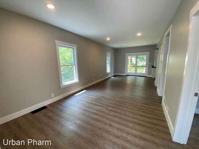 Building Photo - 3 br, 1.5 bath House - 135 Houseman NE