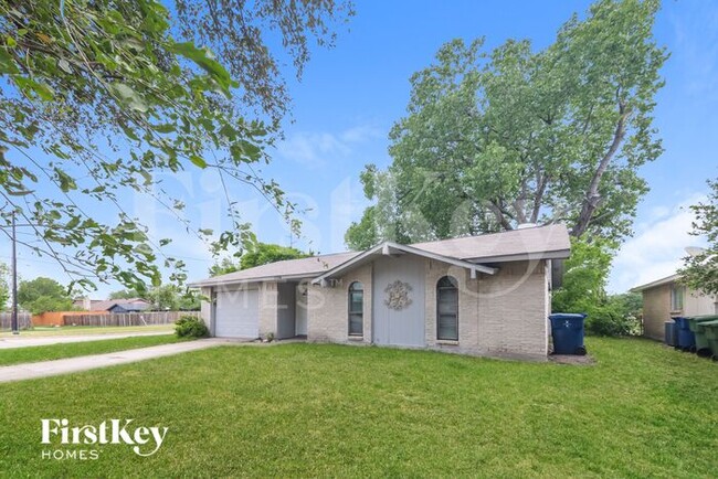 Building Photo - 1738 Dell Oak Dr