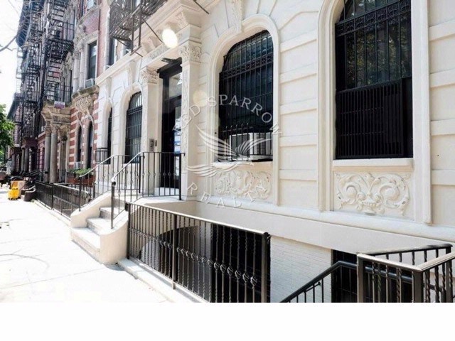 Building Photo - 332-334 E 8th St