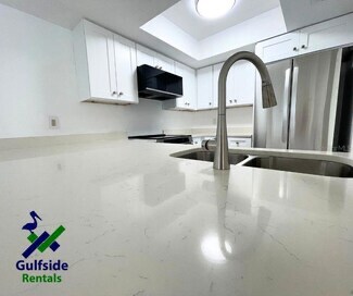 Foto del edificio - 5112 70th Pl
