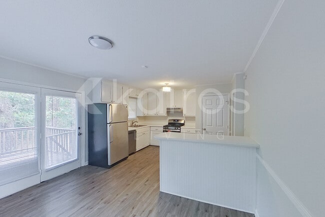 Foto del edificio - 5169 Beacon Dr