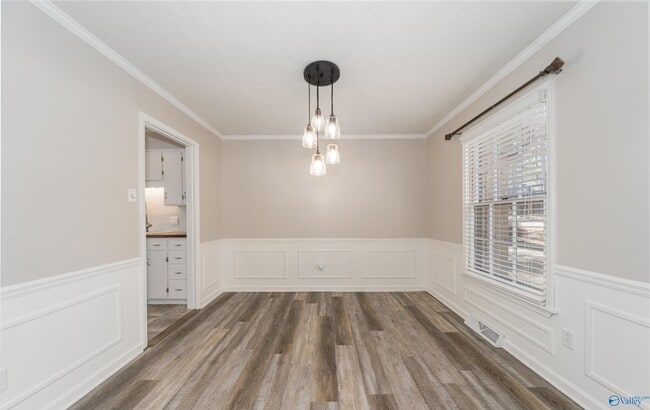 Foto del edificio - 625 Versailles Dr SE