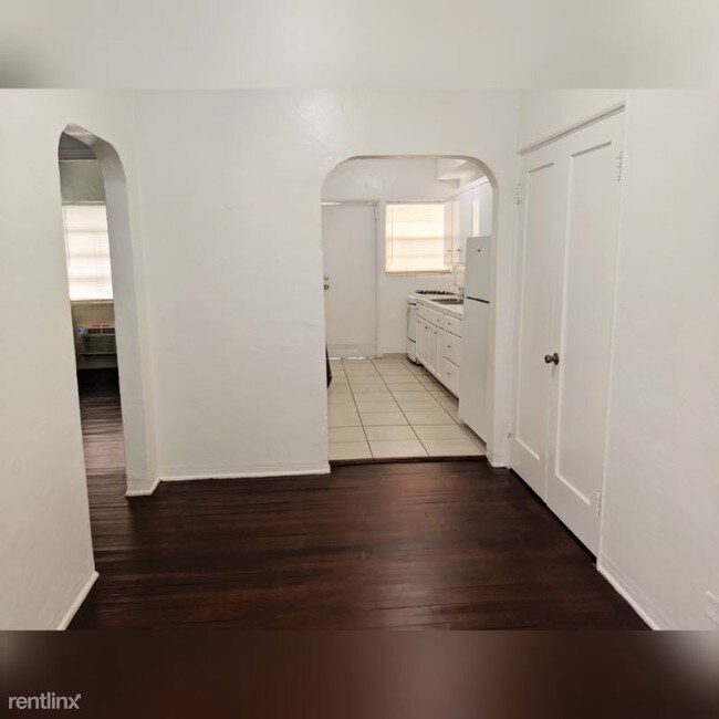 Building Photo - 1 br, 1 bath Apartment - 700 14th St 1 Unit 1