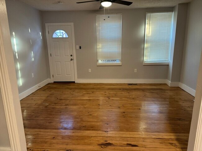 Foto del edificio - 493 Manor St