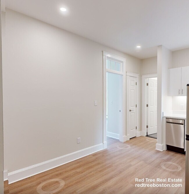 Foto del edificio - 833 Beacon St