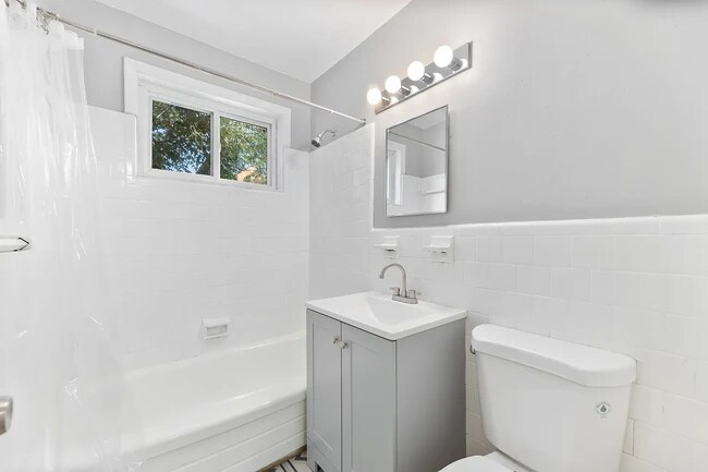 Foto del edificio - 1953 19th Pl SE