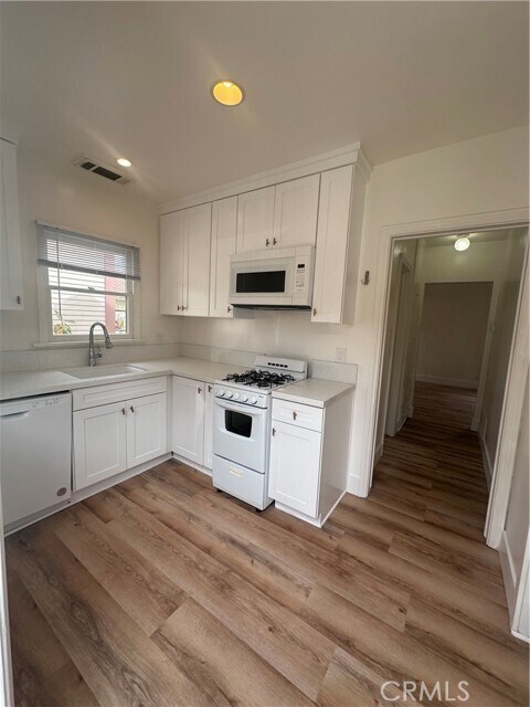 Foto del edificio - 243 N Grand St