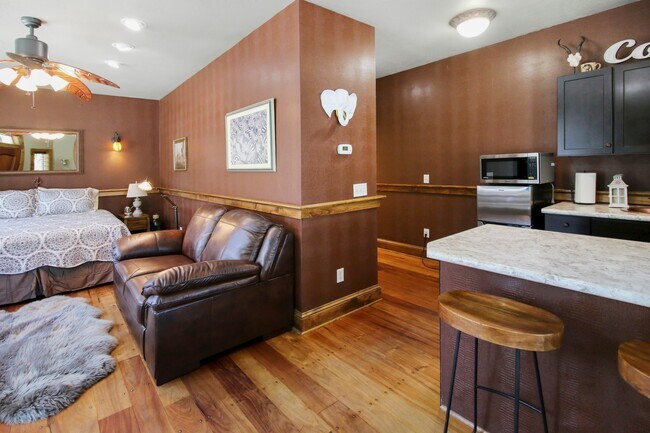 Foto del edificio - Safari Suite: Cozy, Downtown Jacksonville, First Floor $300 Utility Fee