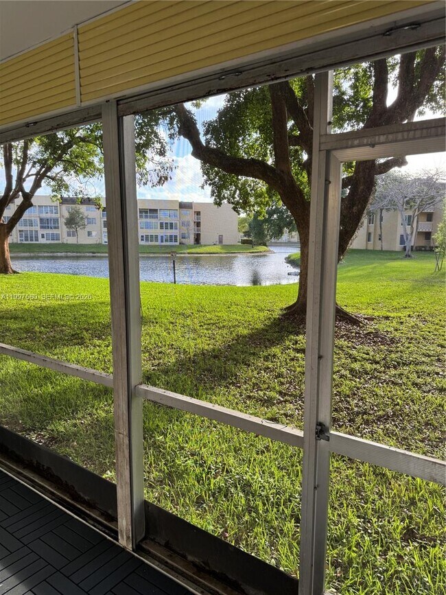Foto del edificio - 6150 NW 62nd St