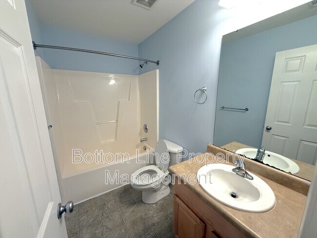 Building Photo - 1131 Ilana Ct