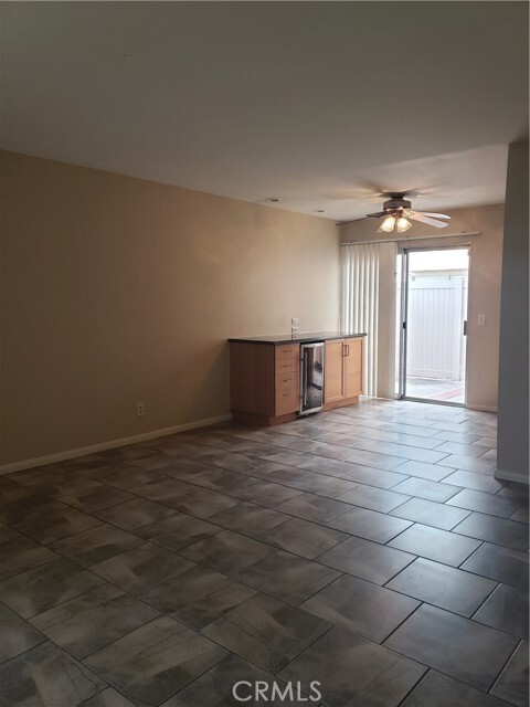 Building Photo - 915 Las Lomas Dr