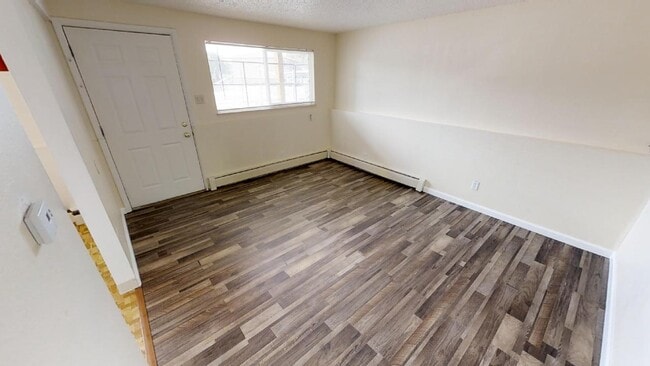 Building Photo - 325 Bonnie Ct