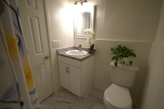 Bathroom - 9632 N 10th Ave