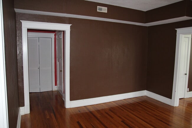 Building Photo - 710 Westgate Ave