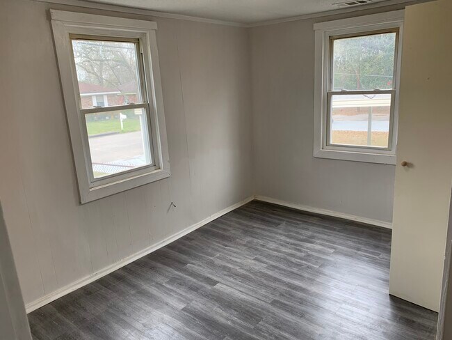 Building Photo - 117 Kingman Ave