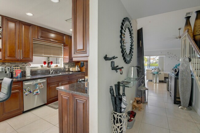 Foto del edificio - 3875 Circle Lake Dr