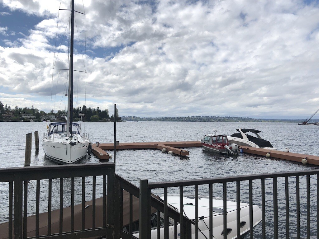 Foto principal - 4561 Lake Washington Blvd NE