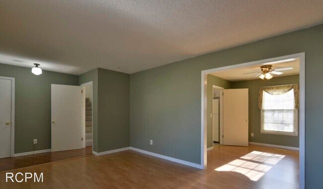 Building Photo - 3 br, 2.5 bath House - 4512 Calvert RD