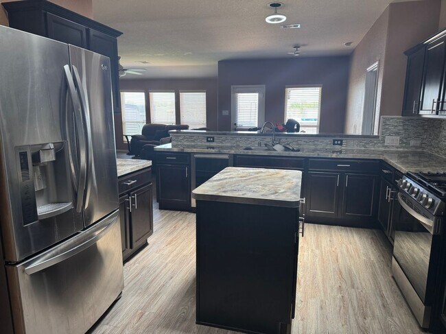 Foto del edificio - 3022 Cambridge Meadows Ln