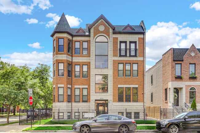 Foto del edificio - 4956 S Champlain Ave