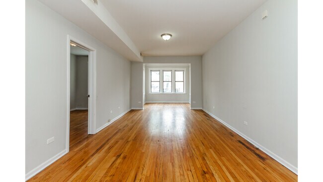 Foto del edificio - 4810 N Ridgeway Ave