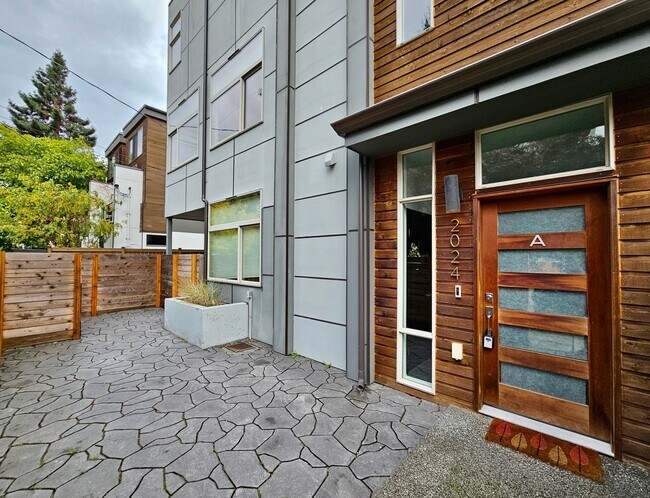 Foto del edificio - Great Home For Rent