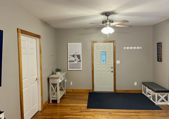 Building Photo - 204 South St