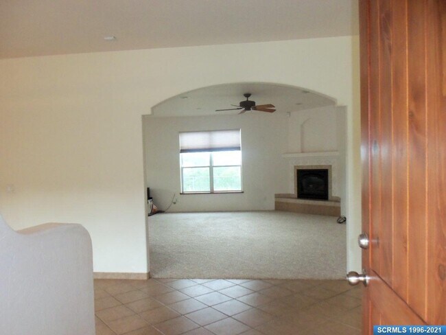 Building Photo - 4761 Grandview Rd