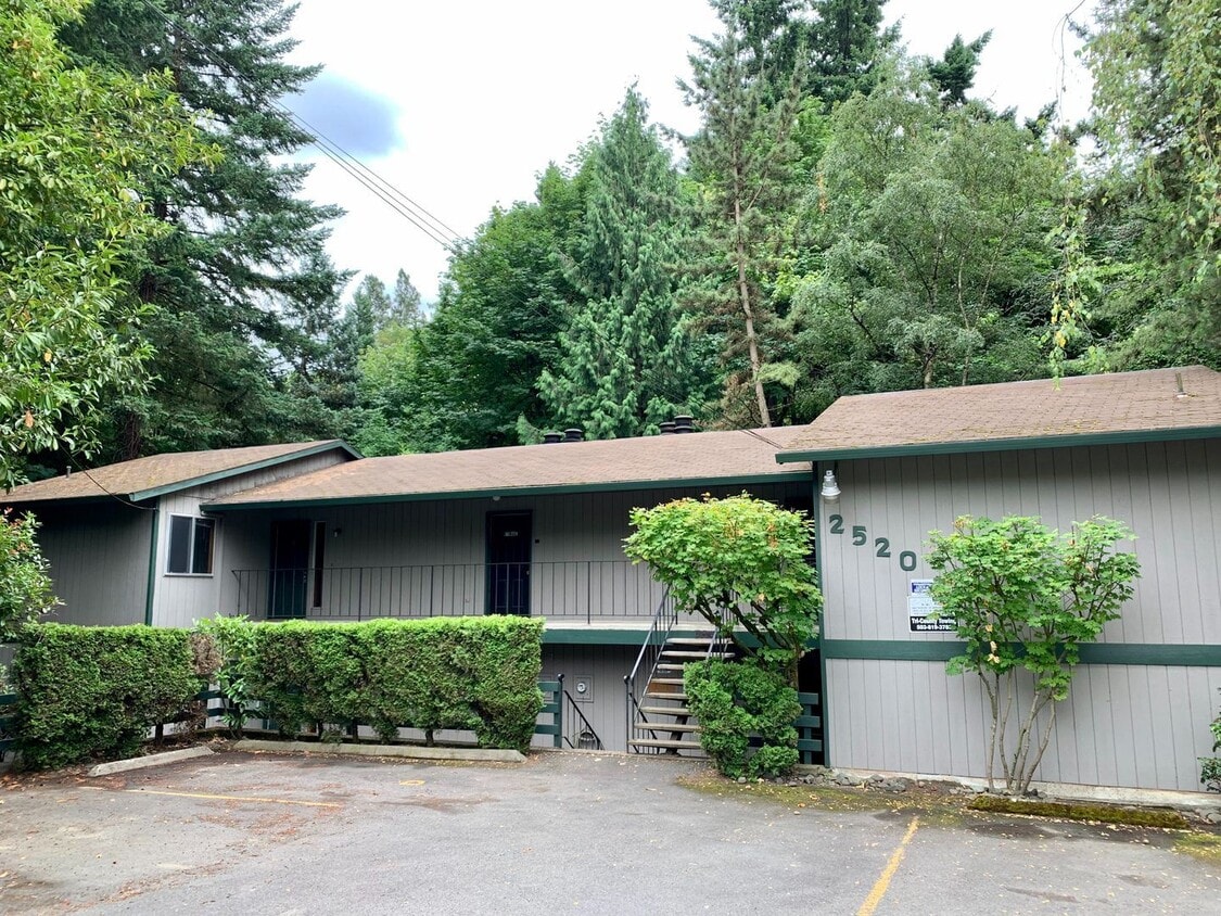 2520 SW Beaverton Hillsdale Hwy, Portland, OR 97239 House Rental in