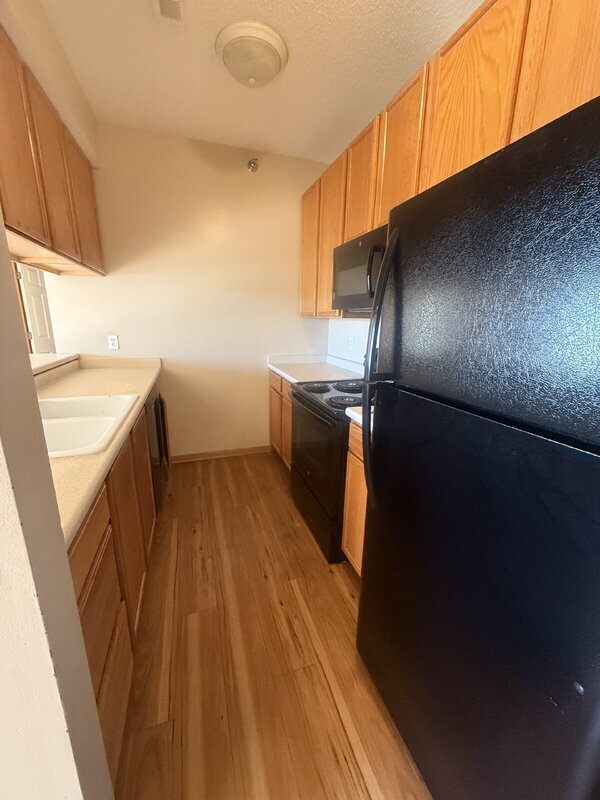 Building Photo - 1380 SE Florence Dr