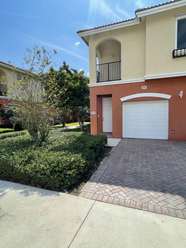 63 SE Palermo Unit 202, Stuart, FL 34994 Condo for Rent in Stuart, FL