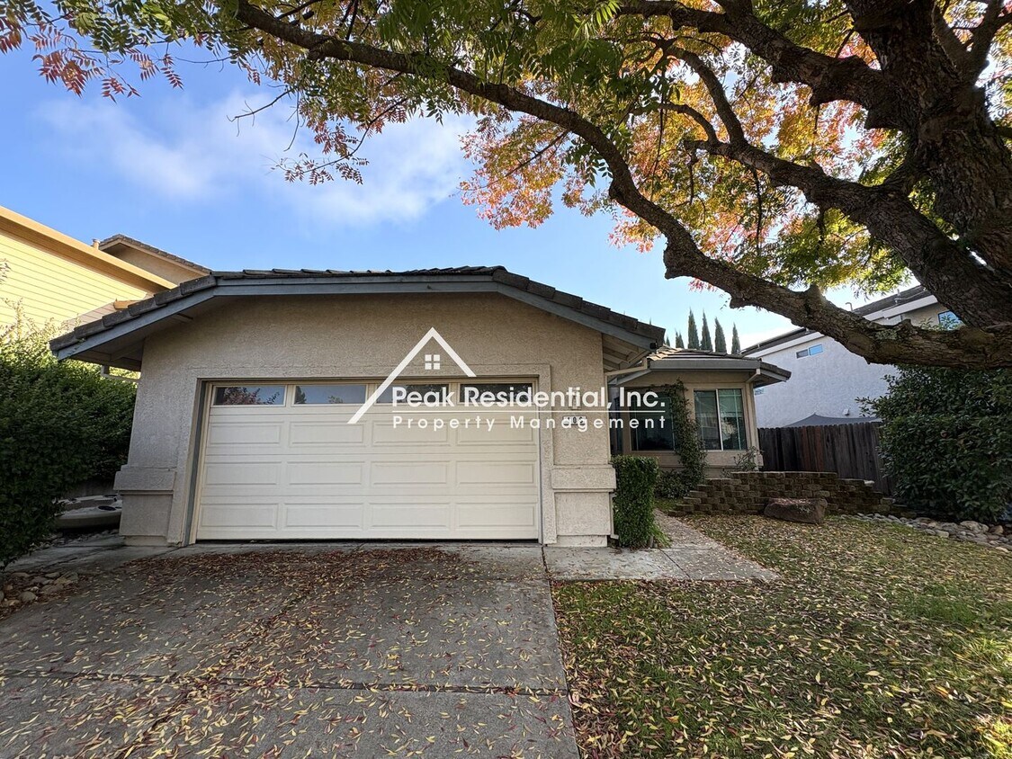 Foto del edificio - Charming 3 bedroom 2 bath home in Folsom!