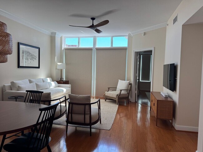 Foto del edificio - Beautiful view from this furnished condominium