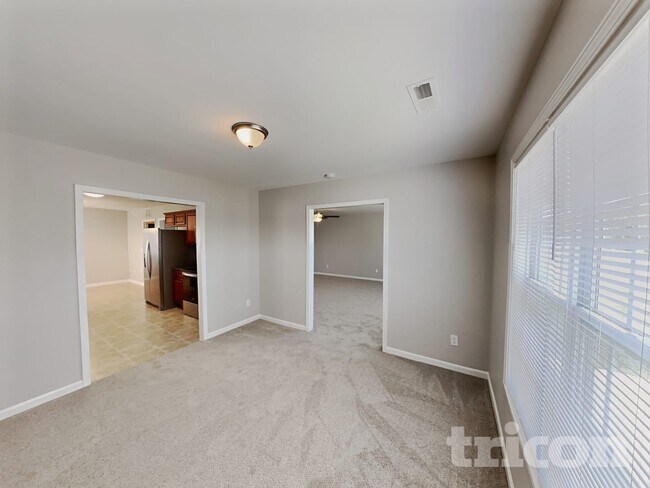 Building Photo - 4012 Eastside Ct