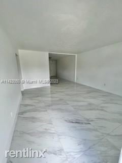 Foto principal - 2 br, 1 bath Duplex - 4265 SW 51st St