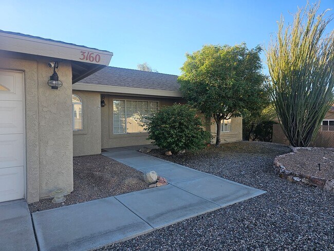 Building Photo - 3160 Horseshoe Canyon Dr