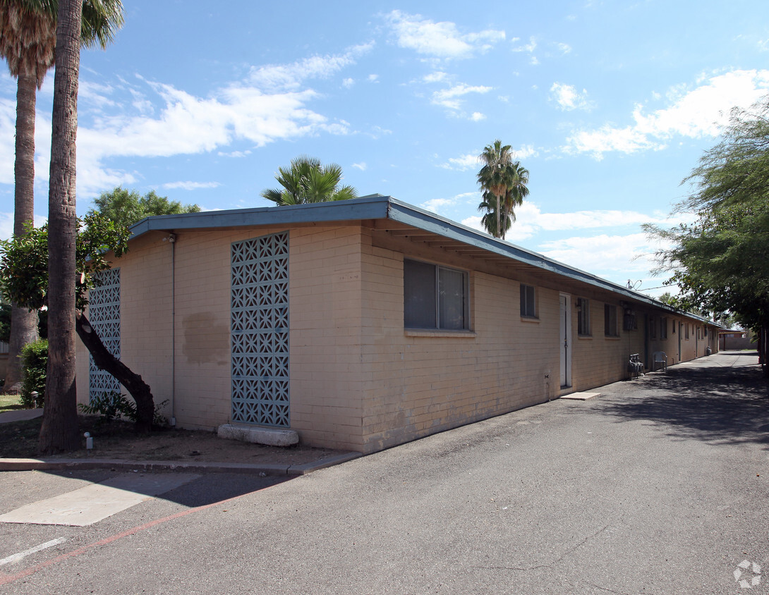 Building Photo - Riviera Apartments