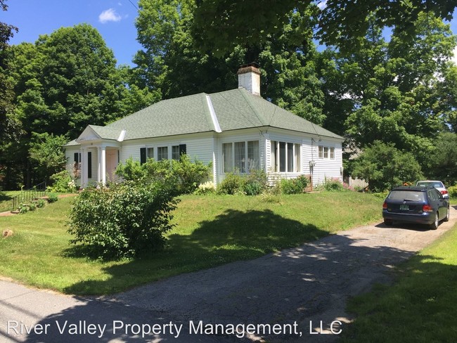 Building Photo - 3 br, 1.5 bath House - 52 Church St