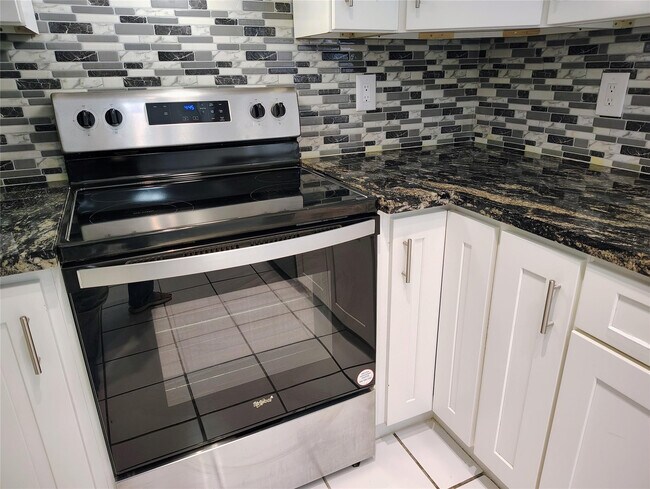 Foto del edificio - 5590 NW 61st St