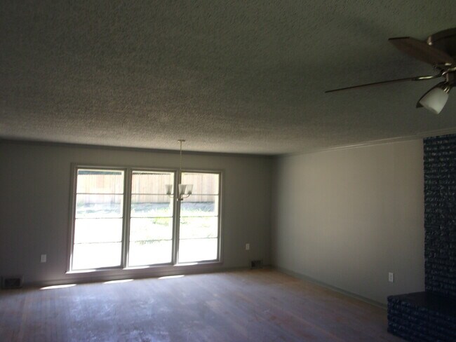 Building Photo - 2074 Wellons Ave